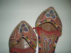 469 SOLD Vintage Tribal Mojri Slipper with Embroidery & Mirrorwork