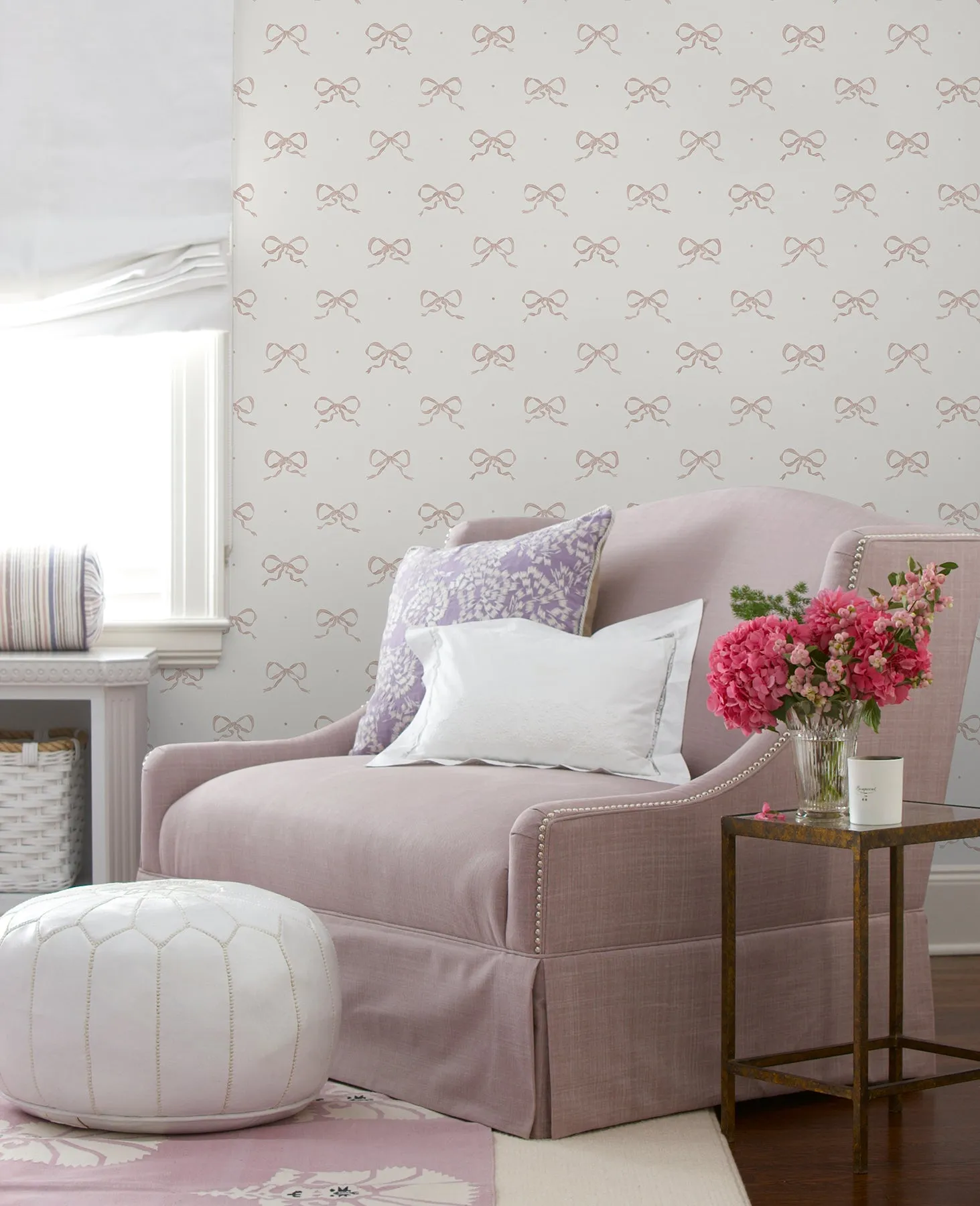 Emma Petal Large Bow Wallpaper